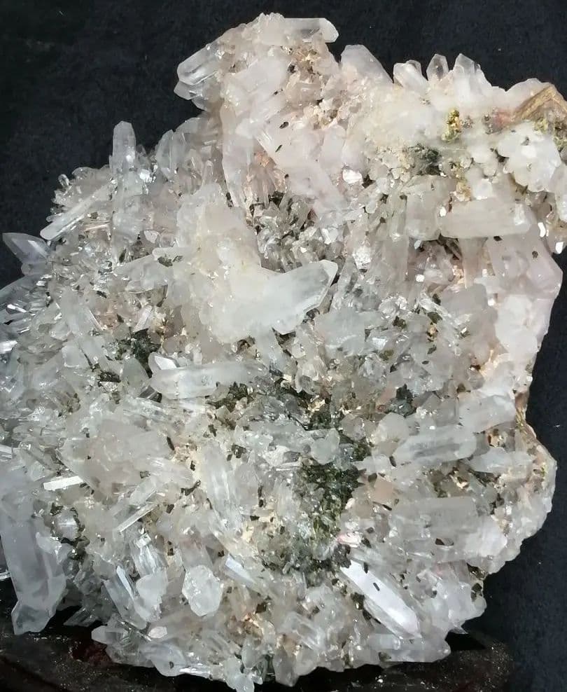 水晶 エピドート 共生クラスター（グリーントルマリン）5.6kg ーtot017