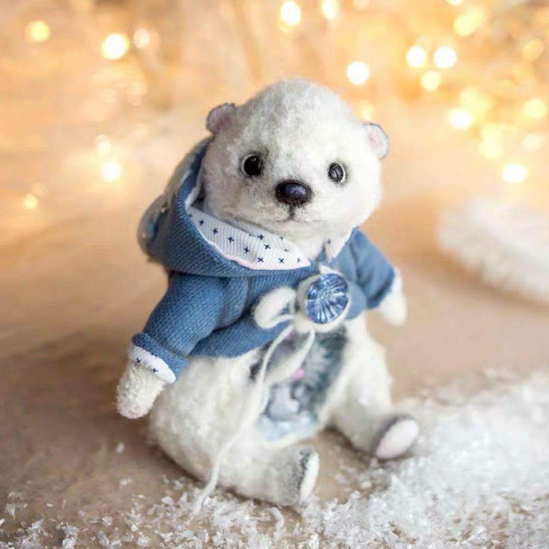 お腹に雪兎がいる白熊 アーティストベア ハンドメイド テディベア 海外作家様