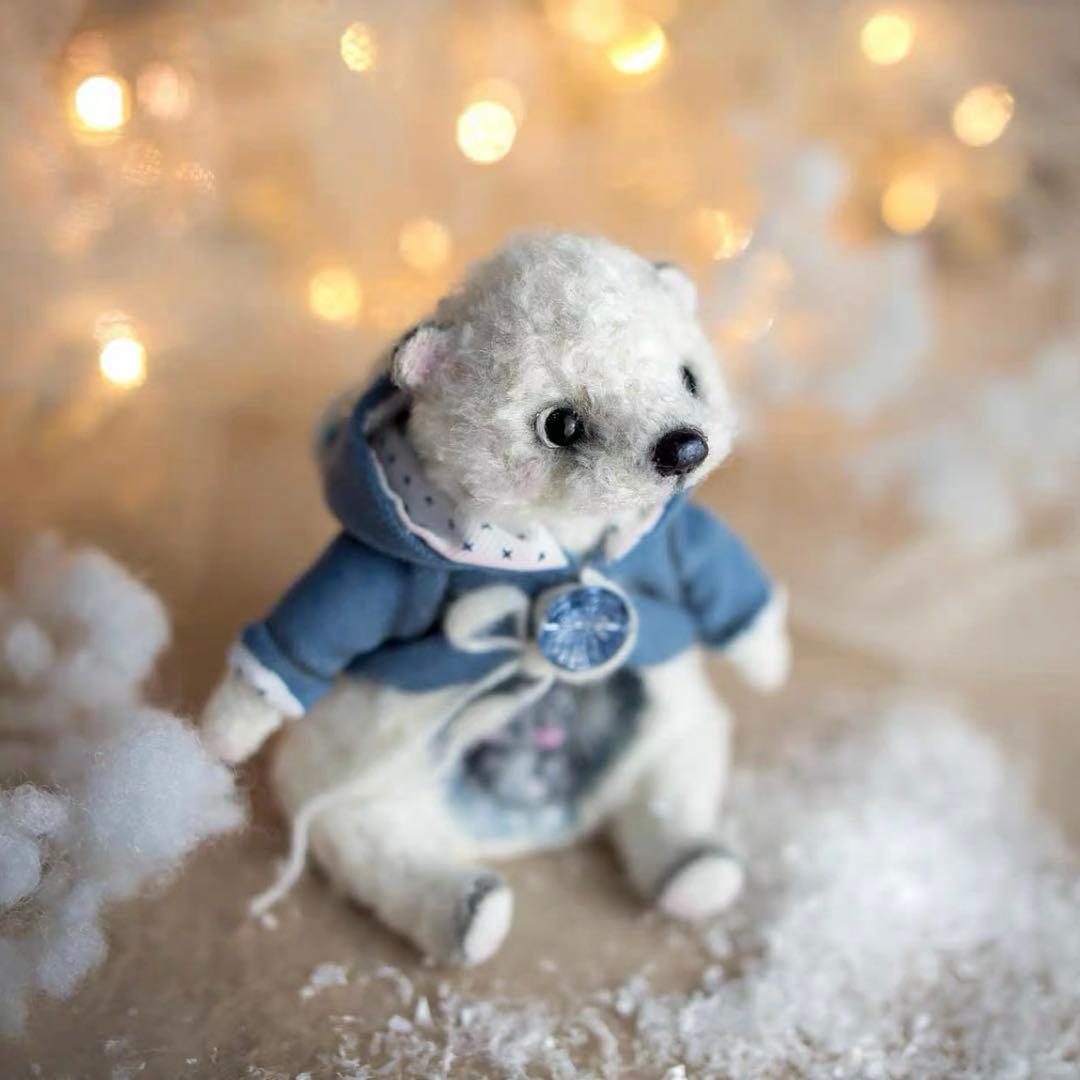お腹に雪兎がいる白熊 アーティストベア ハンドメイド テディベア 海外作家様