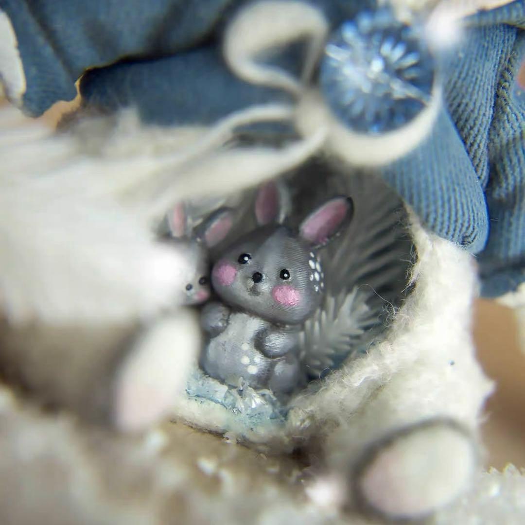 お腹に雪兎がいる白熊 アーティストベア ハンドメイド テディベア 海外作家様