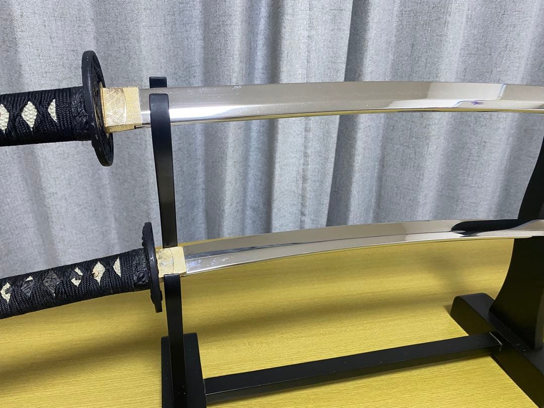 【値下げ】美術刀　赤石目セット　台座付き　模造刀