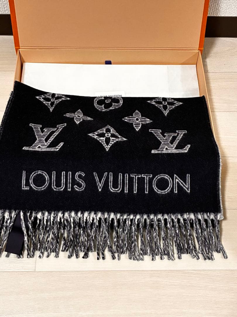 LOUIS VUITTON ロゴ入りマフラー