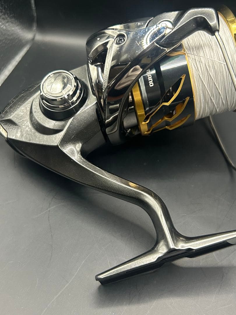 シマノ 20 ツインパワー 4000MHG リブレハンドルノブ 付き