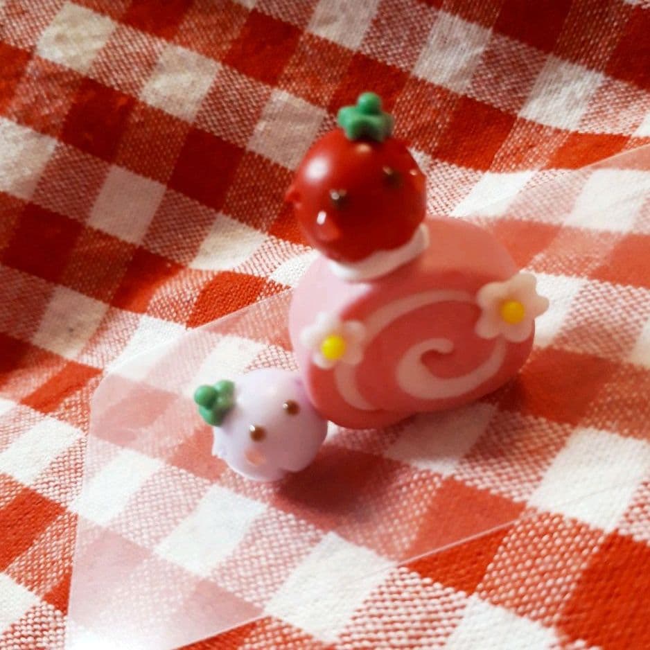 苺メンダコさん♡ロールケーキ