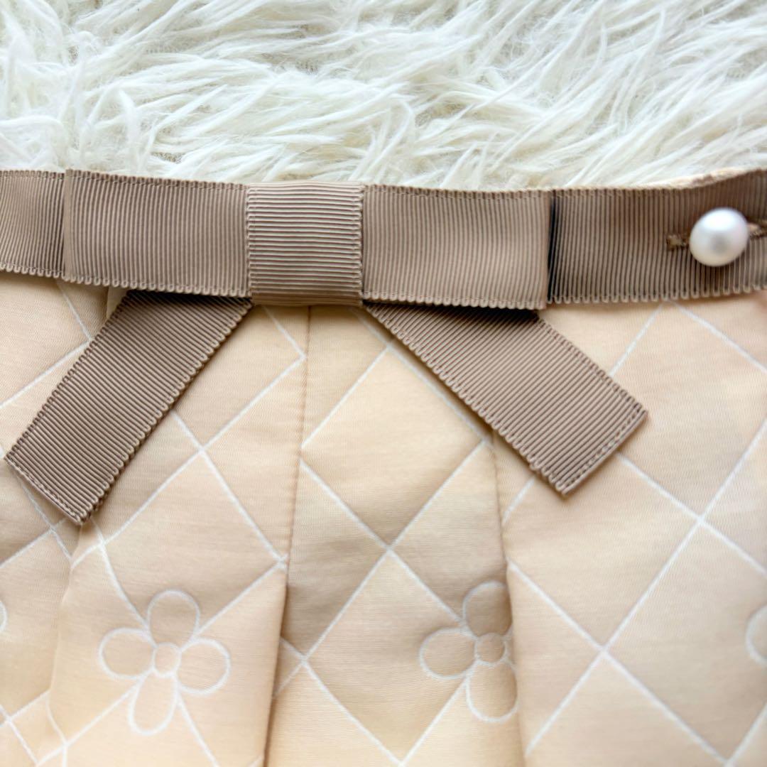 【未使用品】リボン　花柄　キルト風ジャカード　エムズグレイシー　スカート　パール