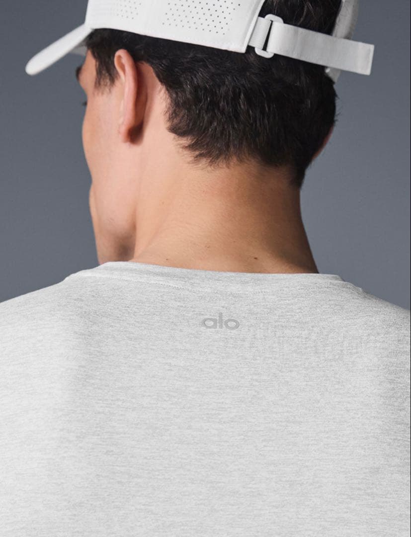 【新品タグ付】alo yoga （アローヨガ）TシャツL