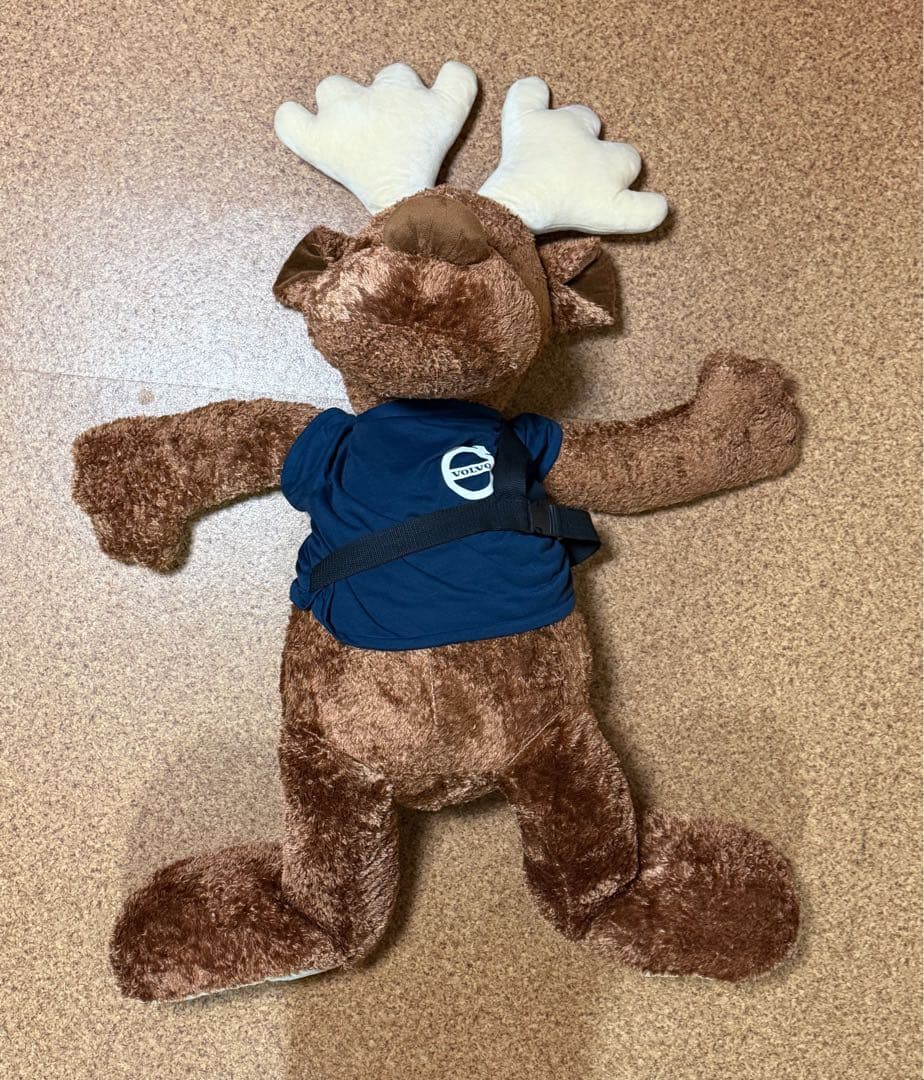 非売品　VOLVOエルク　ぬいぐるみ　特大