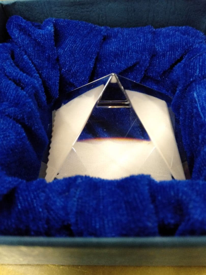 パワー　ピラミッド クリスタル