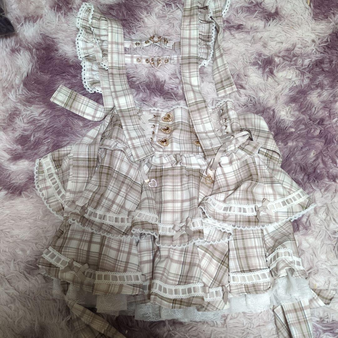 リズリササスペンダー付きスカート