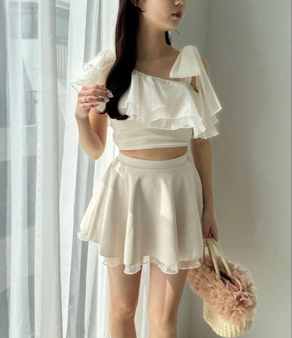 ホワイトフリルセットアップ