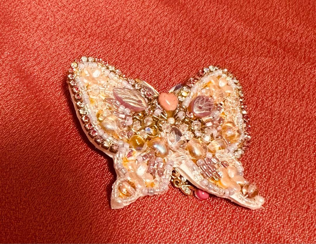 未使用　piari 様　ハンドメイド　作品　ブローチ　蝶　ピンク