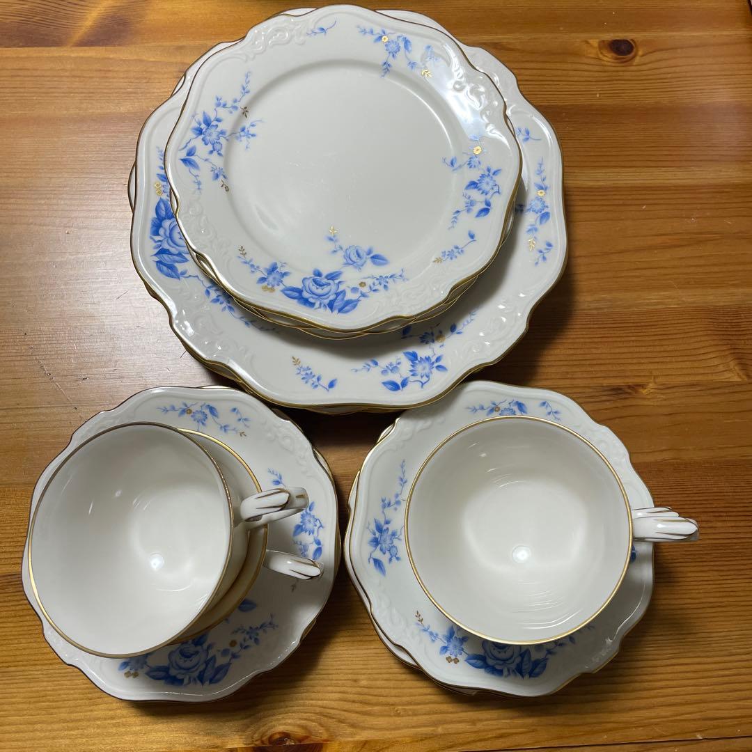 ノリタケ　青い花柄の食器セット