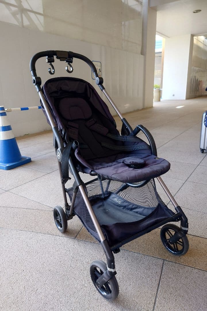 軽量ベビーカー ブラック　cybex