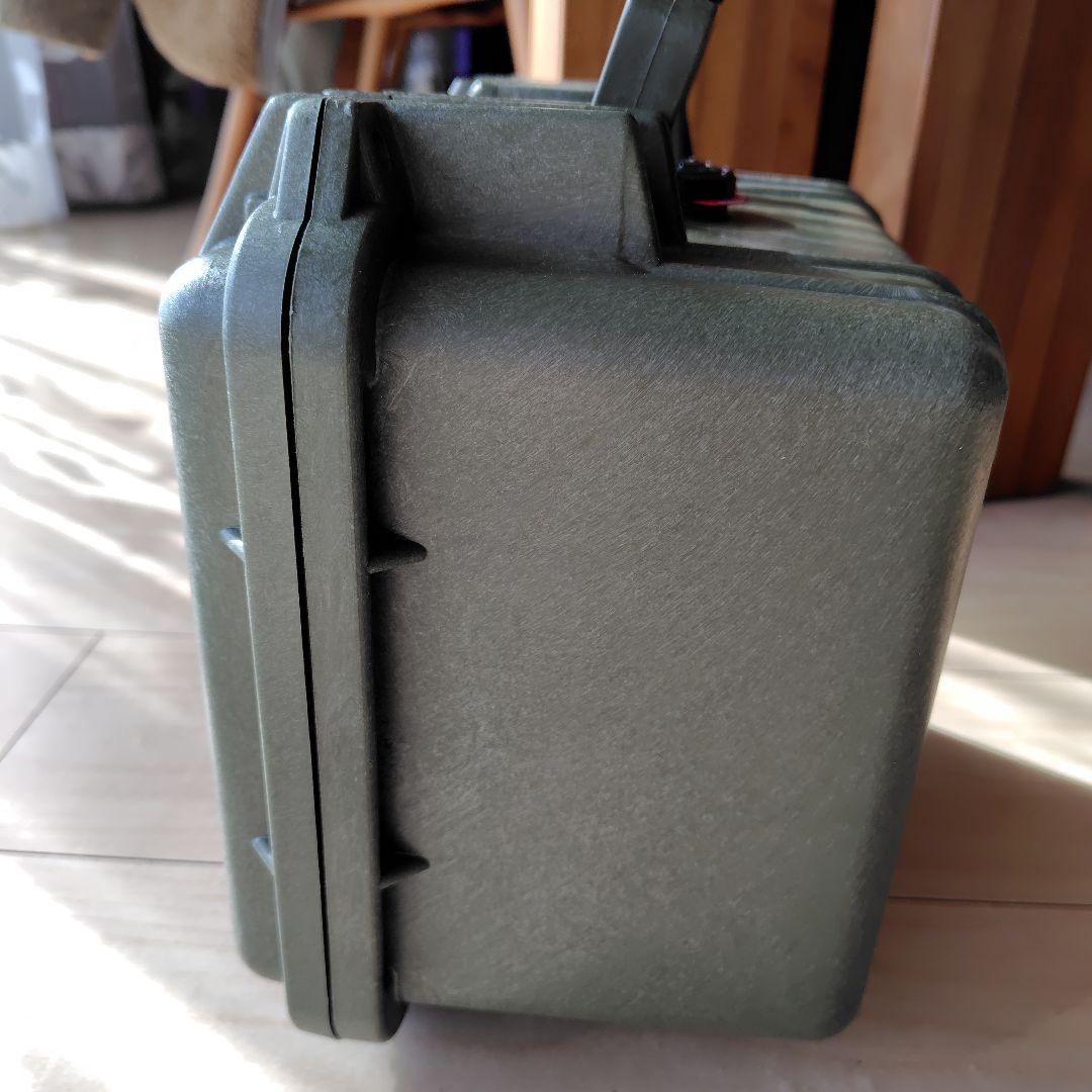 PELICAN 1300 CASE オリーブグリーン
