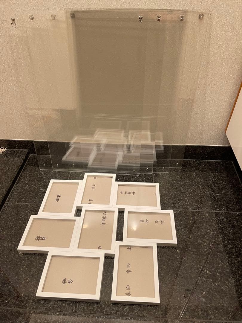 ★最終値下★  透明アクリルポスターフレーム4つ&白い写真フレーム1つまとめ売り