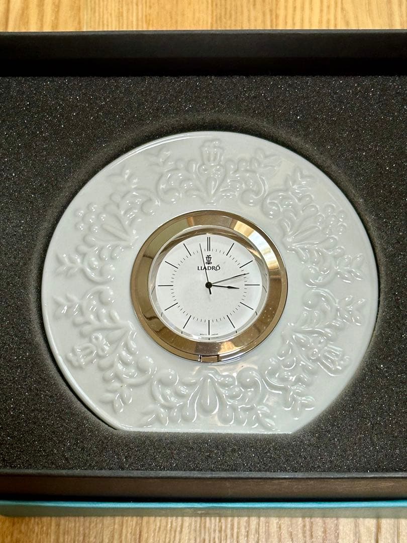 リヤドロ 置時計 ロゴ